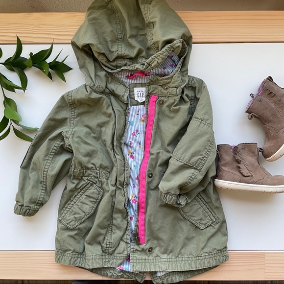 GAP Other - Adorable fall floral lined jacket